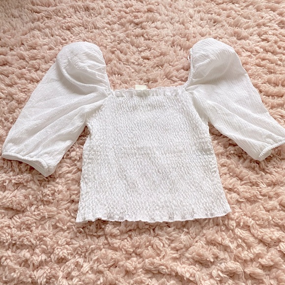 H&M Tops - Brand new cinched white puffed sleeve shirt